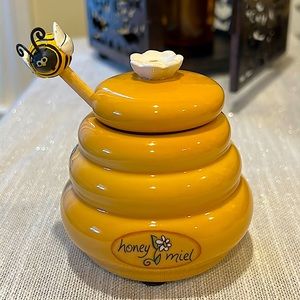 Honey pot with lid